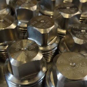 Ảnh thực tế cận cảnh các nút bịt ren lục giác (Hex Head Plug) bằng vật
