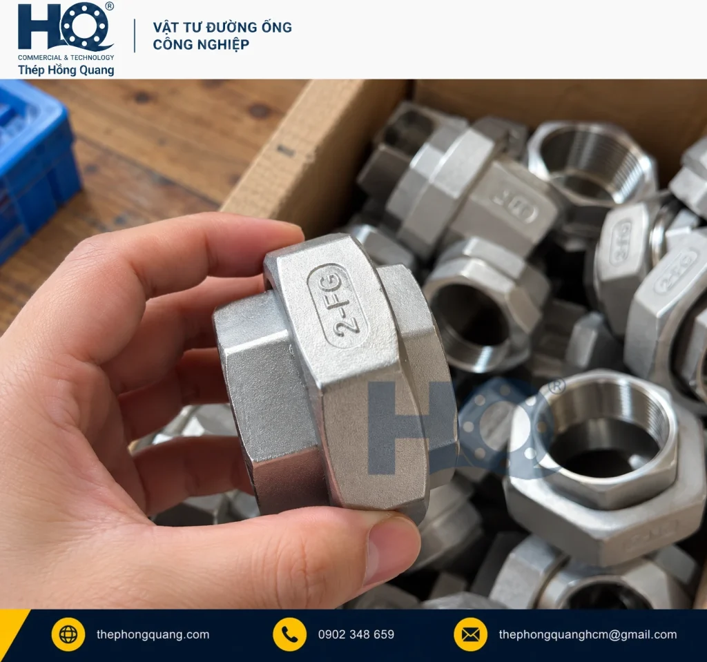 Rắc co ren — cận cảnh trên tay — Hồng Quang